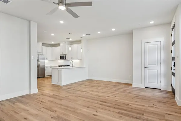$2,899 | 12895 Raven Way, Unit 17, Farmers Branch, TX 75234