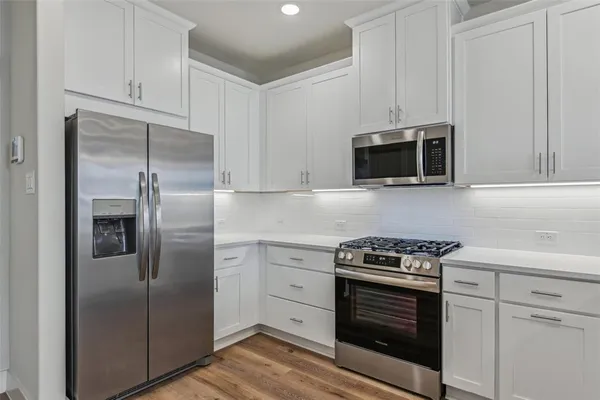 $2,899 | 12895 Raven Way, Unit 17, Farmers Branch, TX 75234