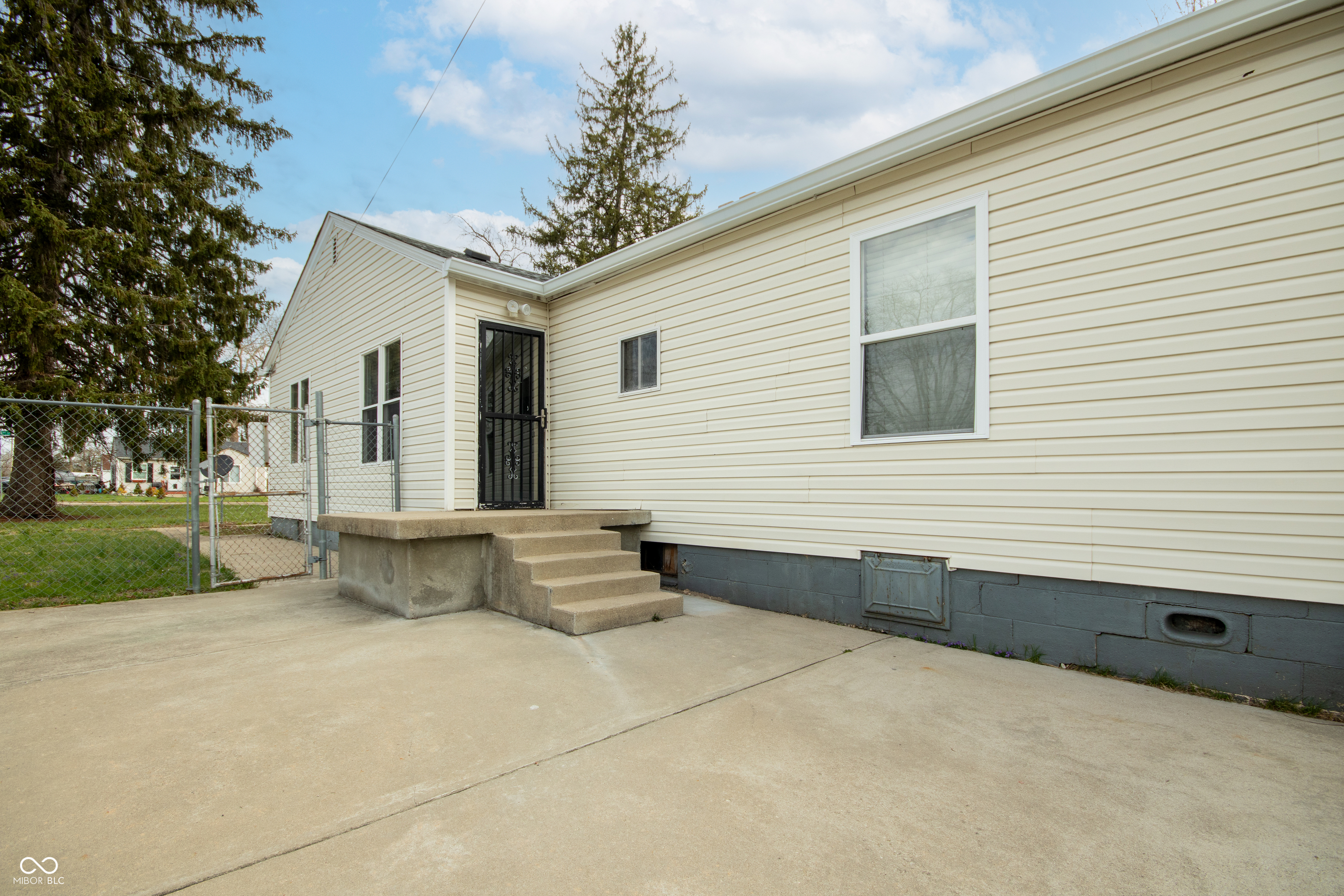 4803 East 34th Street Indianapolis, IN 46218 - Photo 22 of 24