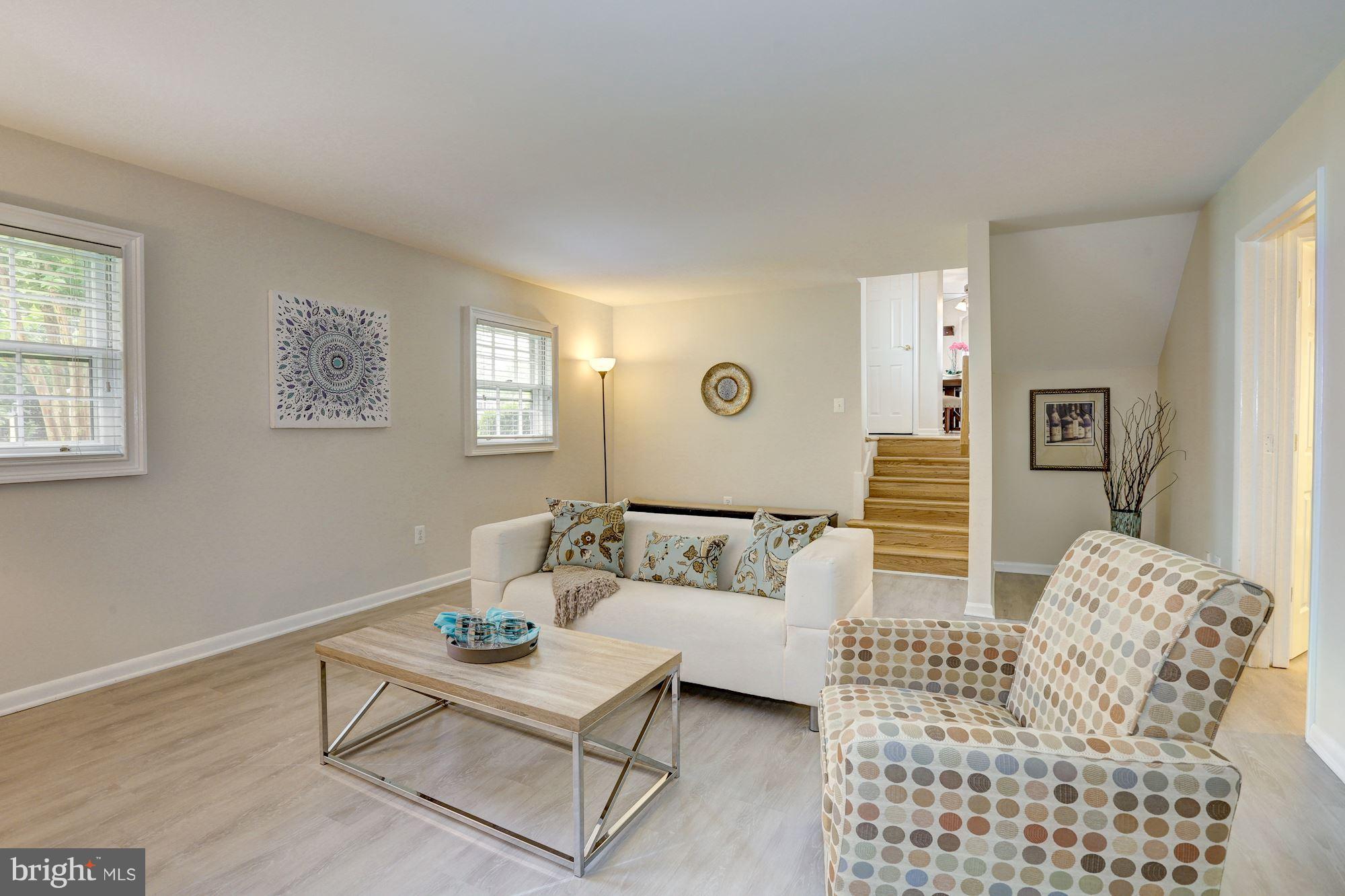8813 Fort Hunt Road Alexandria, VA 22308 - Photo 15 of 30 Family Room