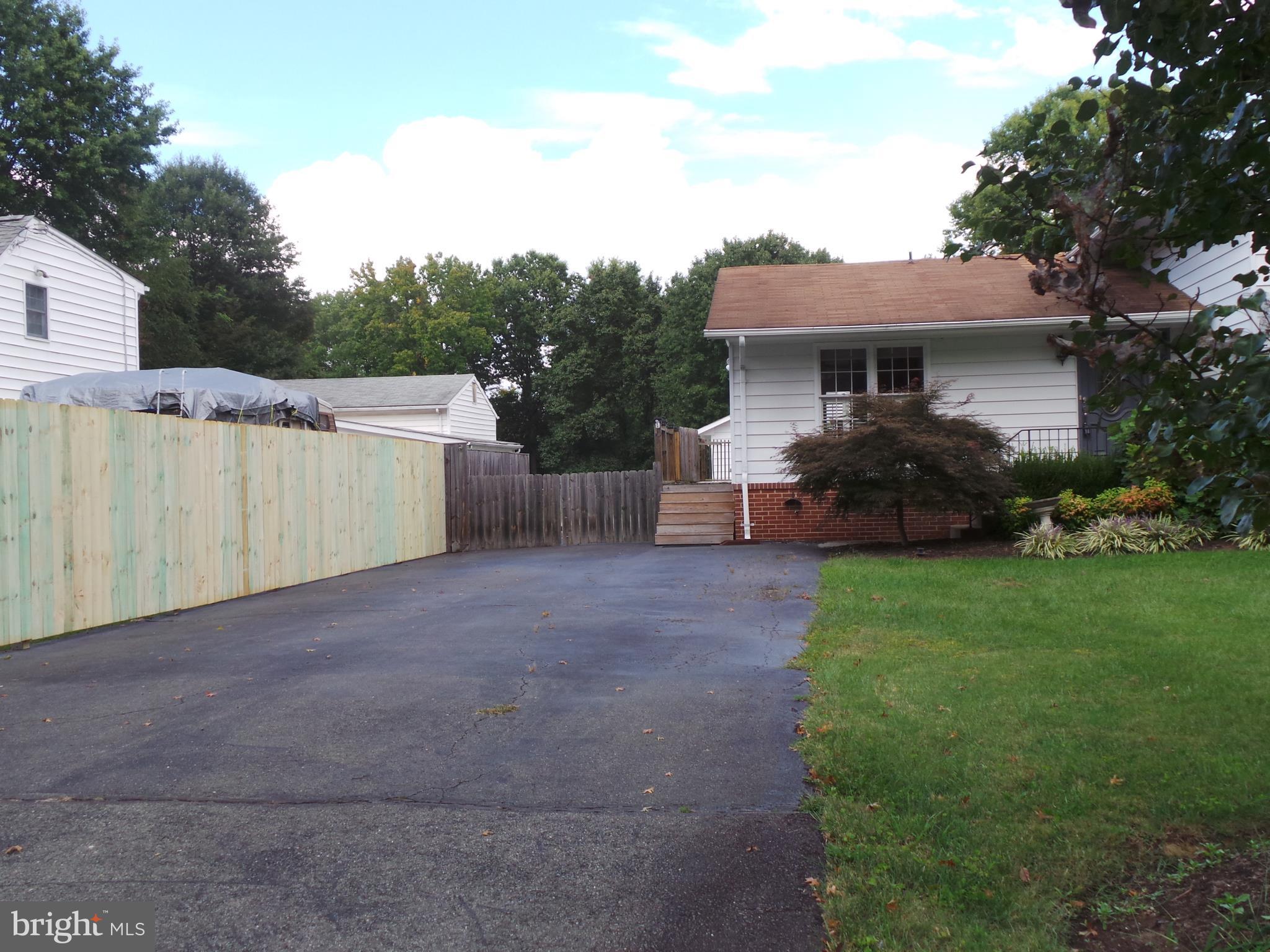 8813 Fort Hunt Road Alexandria, VA 22308 - Photo 17 of 30 Exterior (Front)