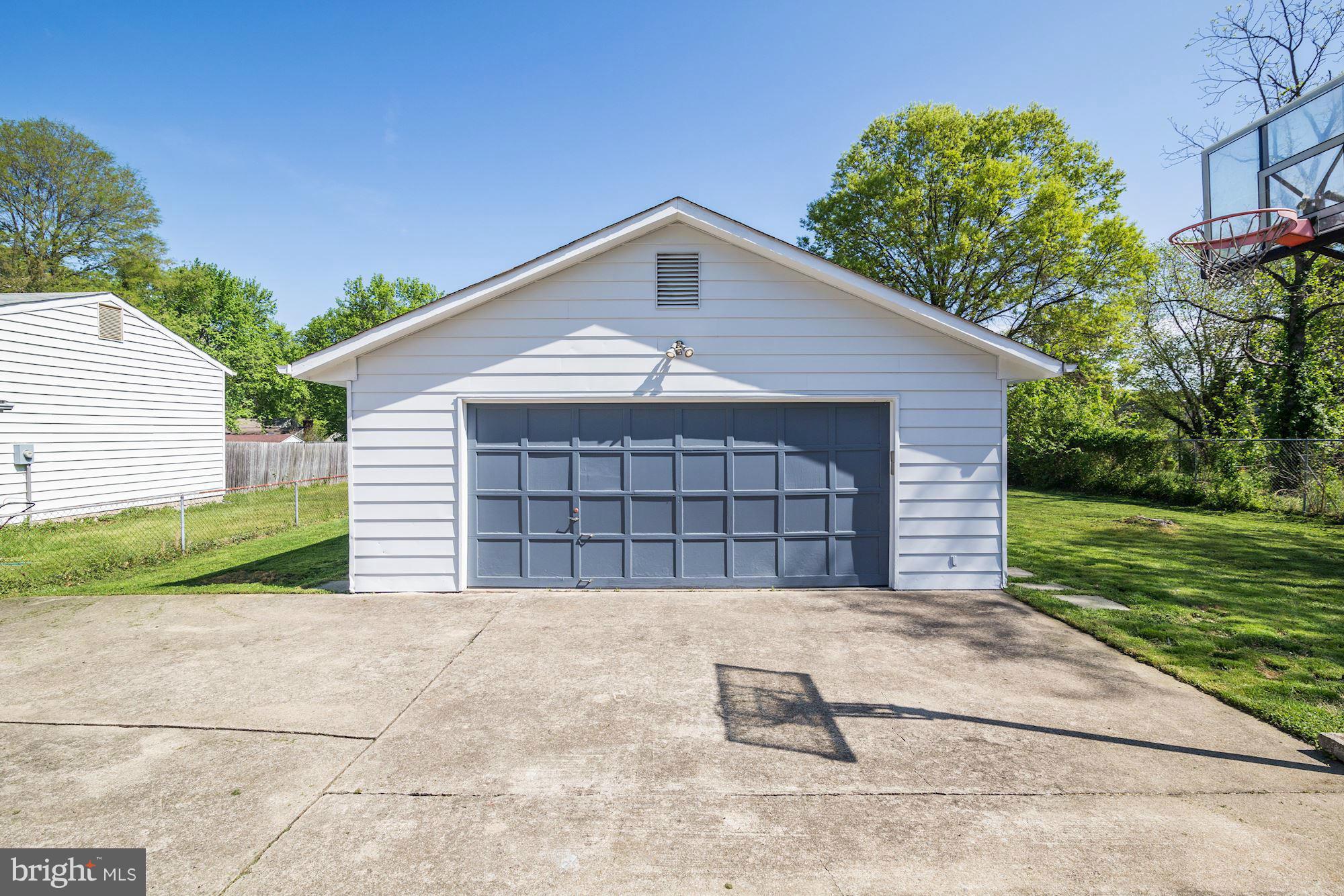 8813 Fort Hunt Road Alexandria, VA 22308 - Photo 18 of 30 Detached 2-car garage exterior