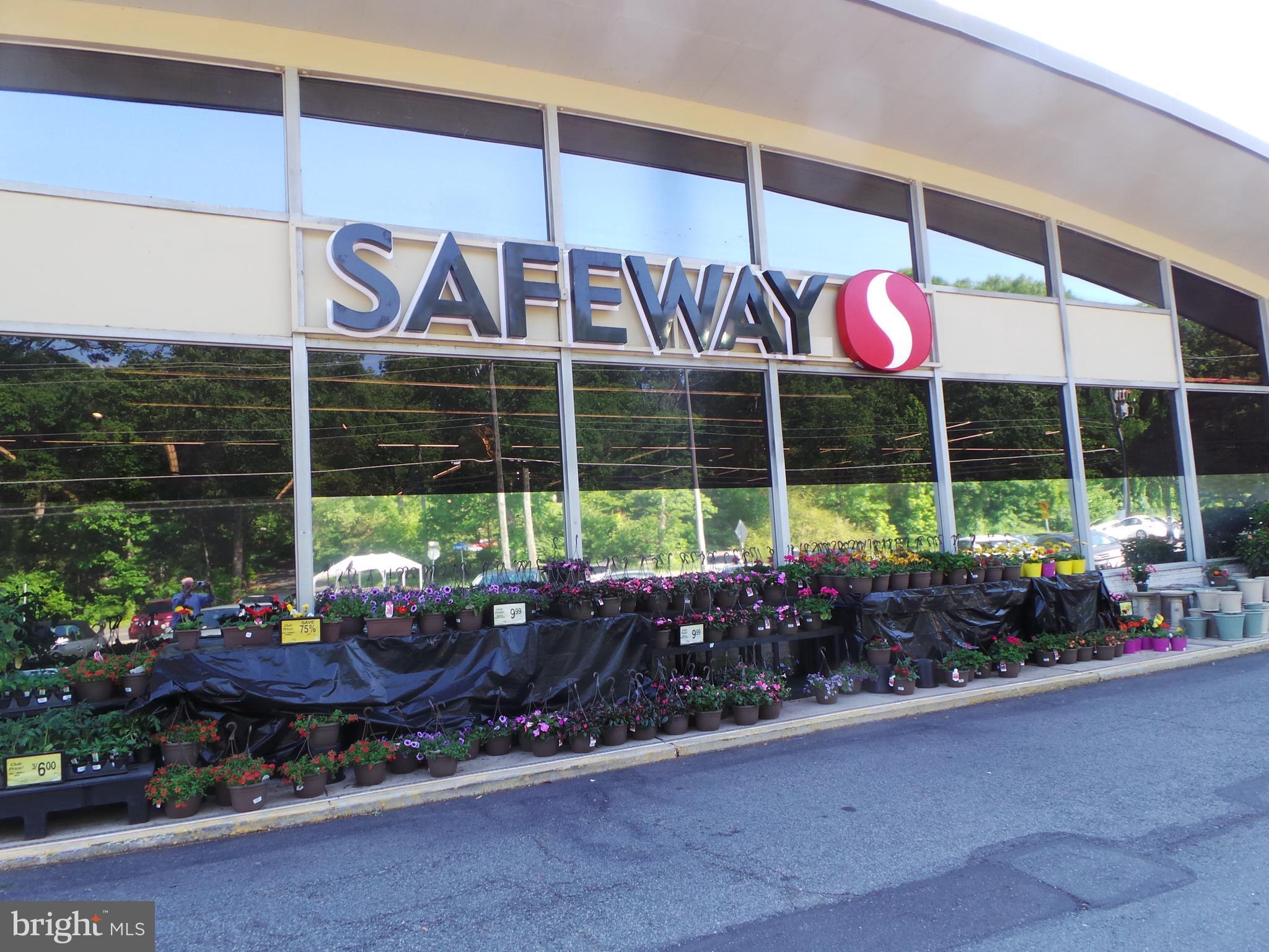 8813 Fort Hunt Road Alexandria, VA 22308 - Photo 30 of 30 Nearby Hollin Hall Shopping Center