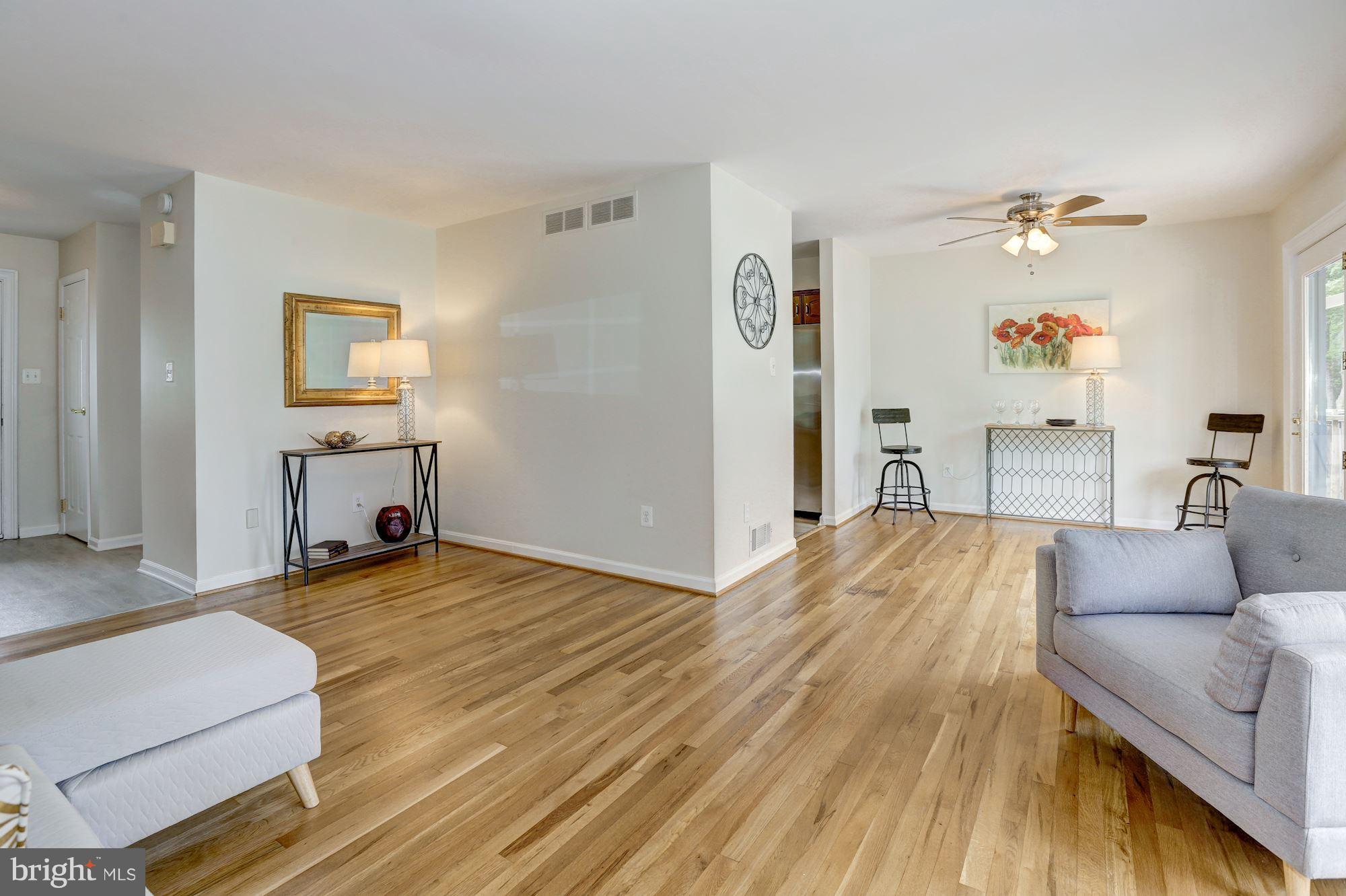 8813 Fort Hunt Road Alexandria, VA 22308 - Photo 6 of 30 View to dining area