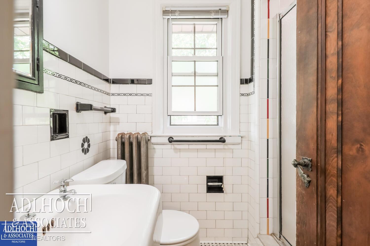 1230 Bishop Road Grosse Pointe, MI 48230 - Photo 20 of 30 50083826-19.JPG
