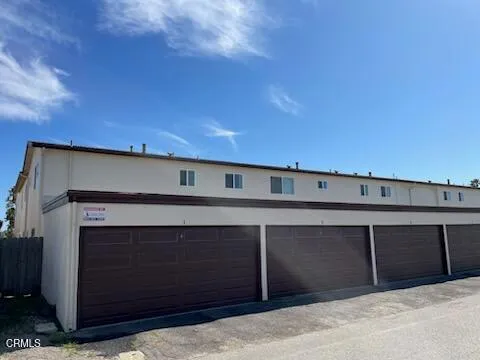 $2,195 | 5009 Nautilus Street, Unit 14, Oxnard, CA 93035