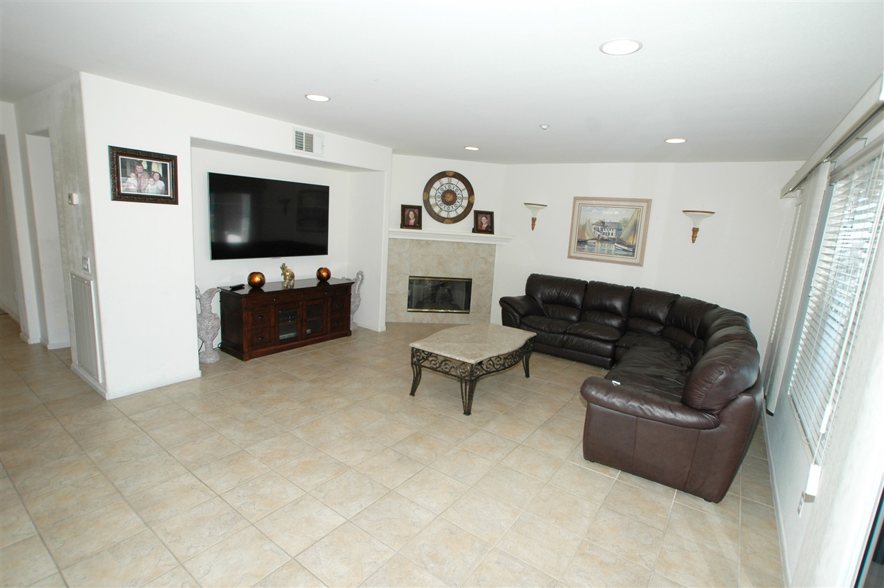 1938 Pointe Parkway Spring Valley, CA 91978 - Photo 11 of 25 Gallery Image 11