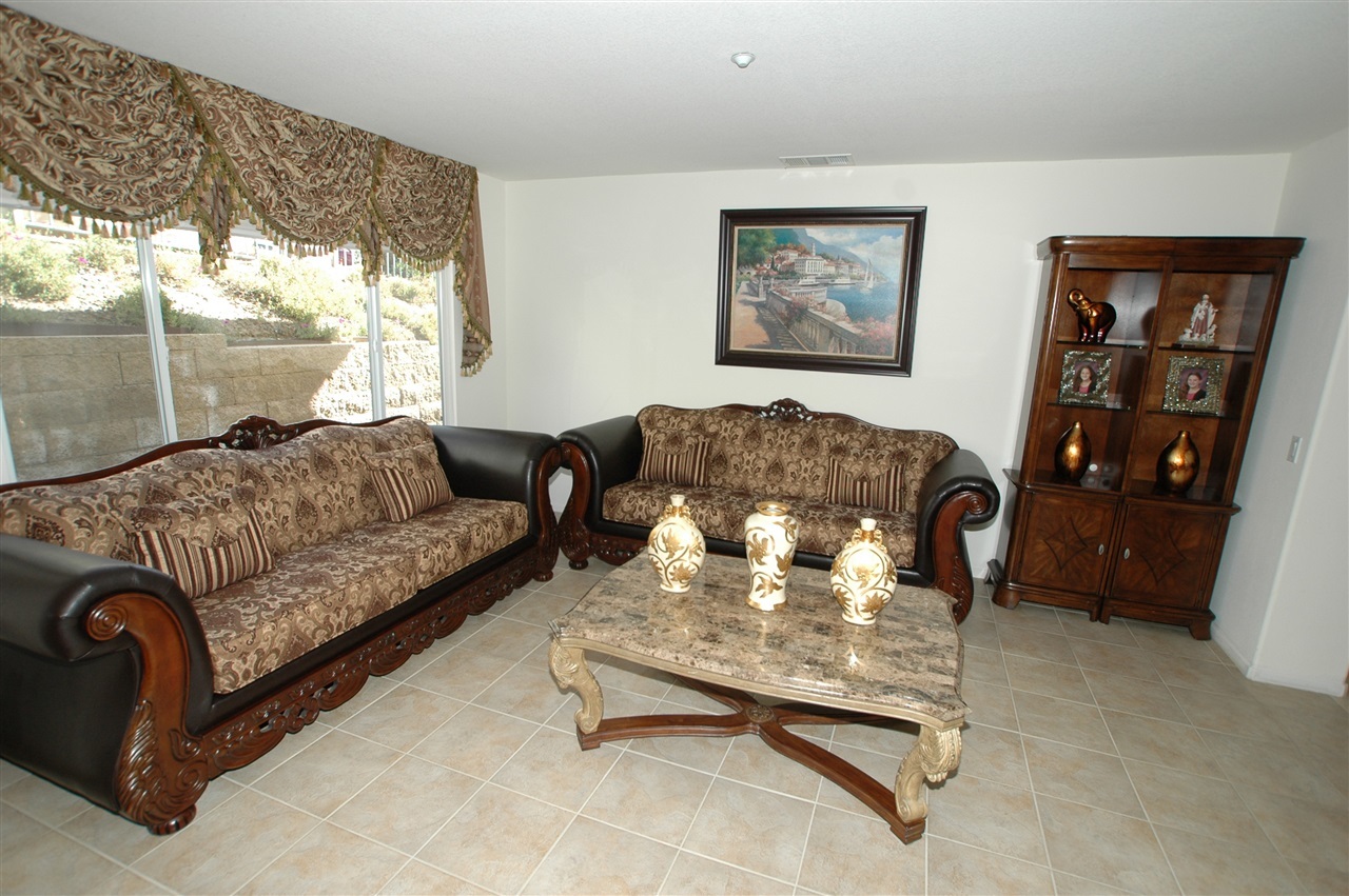 1938 Pointe Parkway Spring Valley, CA 91978 - Photo 10 of 25 Gallery Image 10