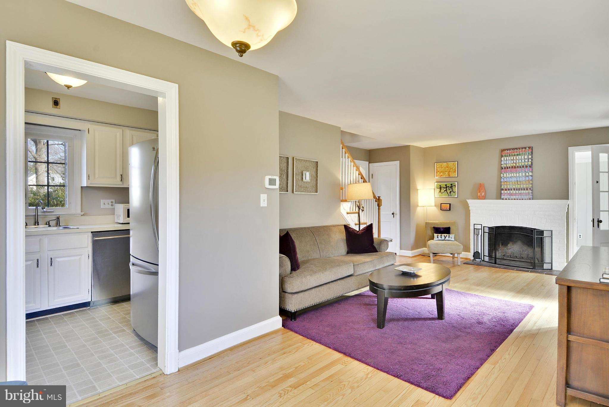 9920 Cherry Tree Lane Silver Spring, MD 20901 - Photo 5 of 25 Living Room