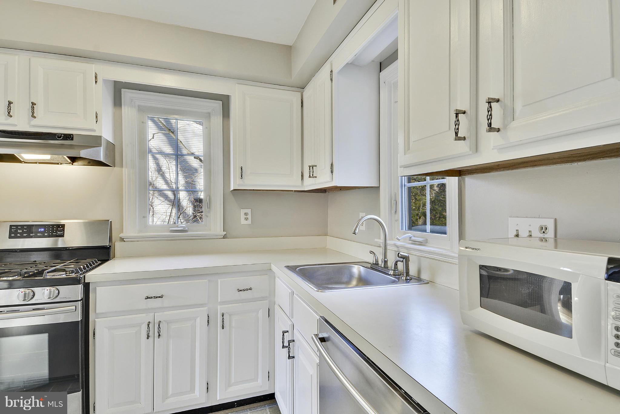 9920 Cherry Tree Lane Silver Spring, MD 20901 - Photo 7 of 25 Kitchen