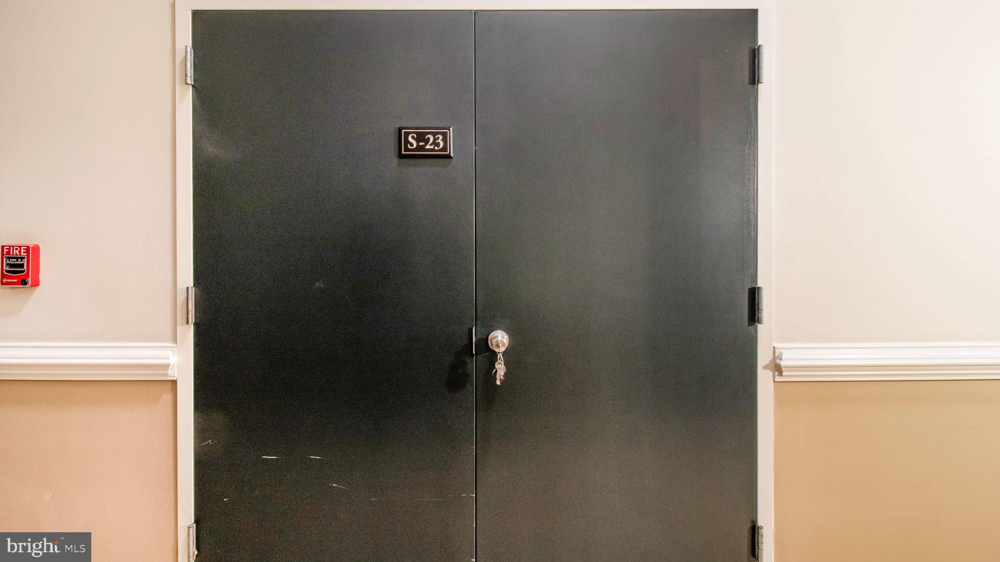 3 Arch Place, Unit 130 Gaithersburg, MD 20878 - Photo 30 of 45 a close view of a shower in the bathroom