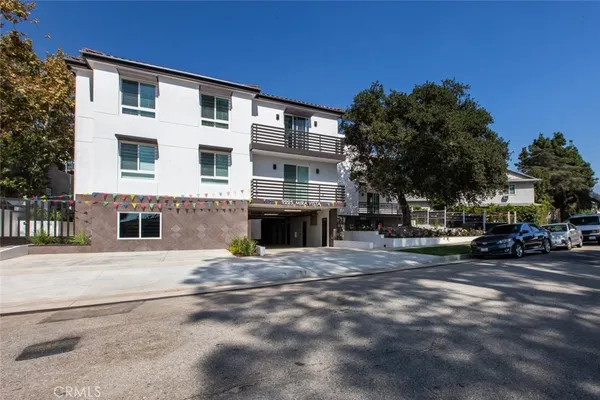 $4,250 | 2225 Mira Vista Avenue, Unit 206, Montrose, CA 91020