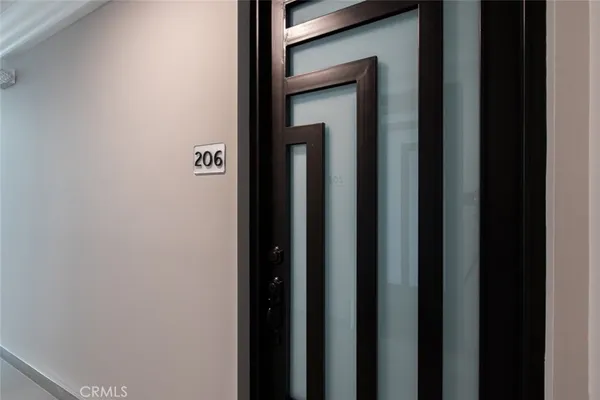 $4,250 | 2225 Mira Vista Avenue, Unit 206, Montrose, CA 91020