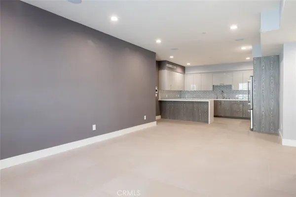 $4,250 | 2225 Mira Vista Avenue, Unit 206, Montrose, CA 91020