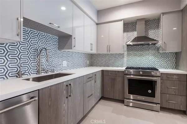 $4,250 | 2225 Mira Vista Avenue, Unit 206, Montrose, CA 91020