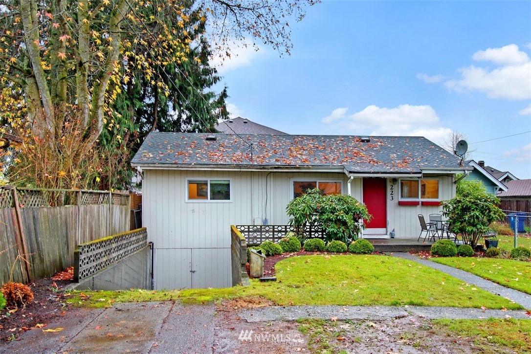 223 Meadow Avenue North Renton, WA 98057 - Photo 1 of 11 Gallery Image 1
