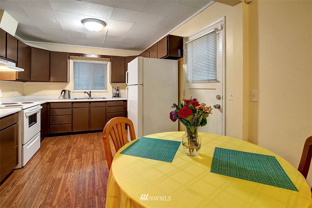223 Meadow Avenue North Renton, WA 98057 - Photo 4 of 11 Gallery Image 4