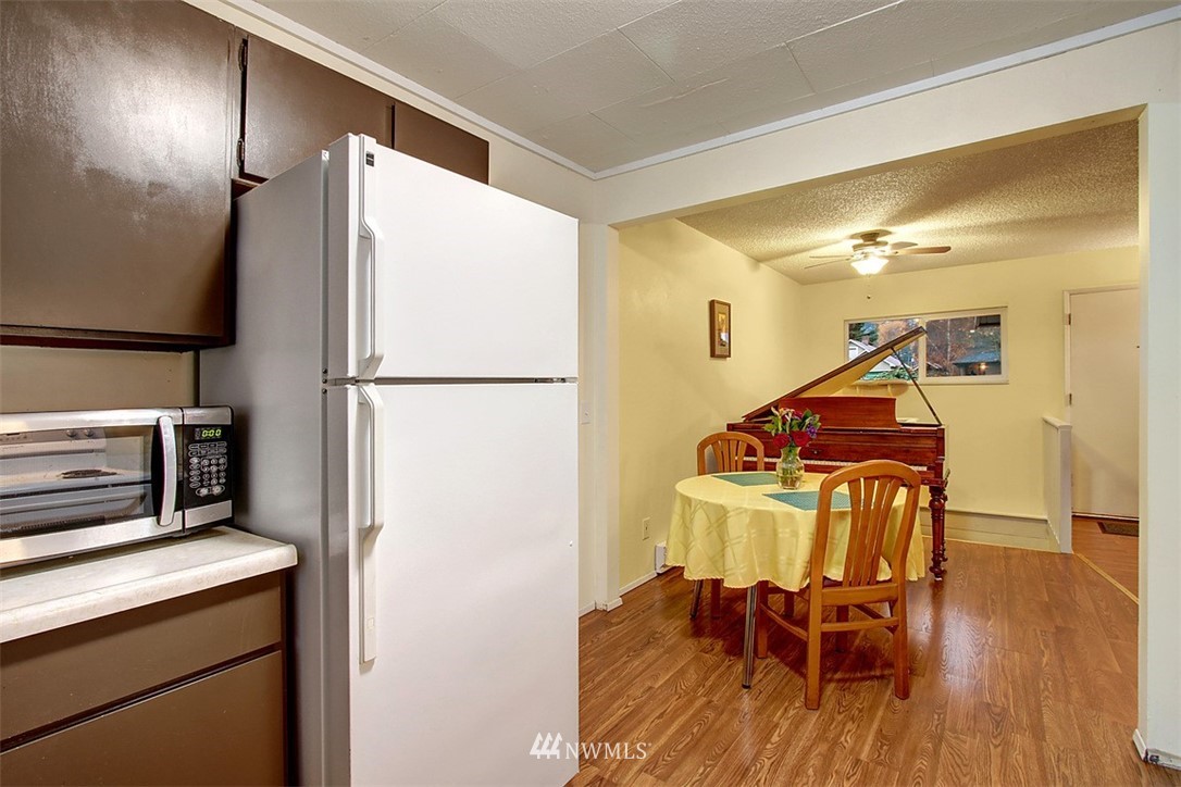 223 Meadow Avenue North Renton, WA 98057 - Photo 5 of 11 Gallery Image 5