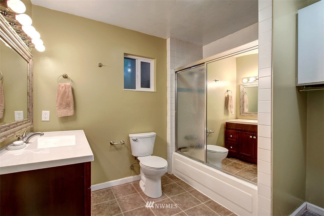 223 Meadow Avenue North Renton, WA 98057 - Photo 7 of 11 Gallery Image 7