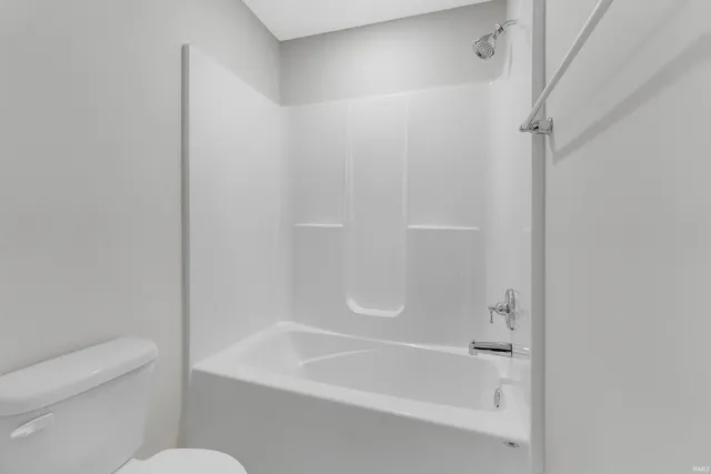 $332,825 | 3615 Victoria Lakes Court, New Haven, IN 46774