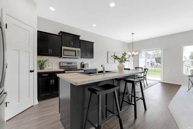 $332,825 | 3615 Victoria Lakes Court, New Haven, IN 46774