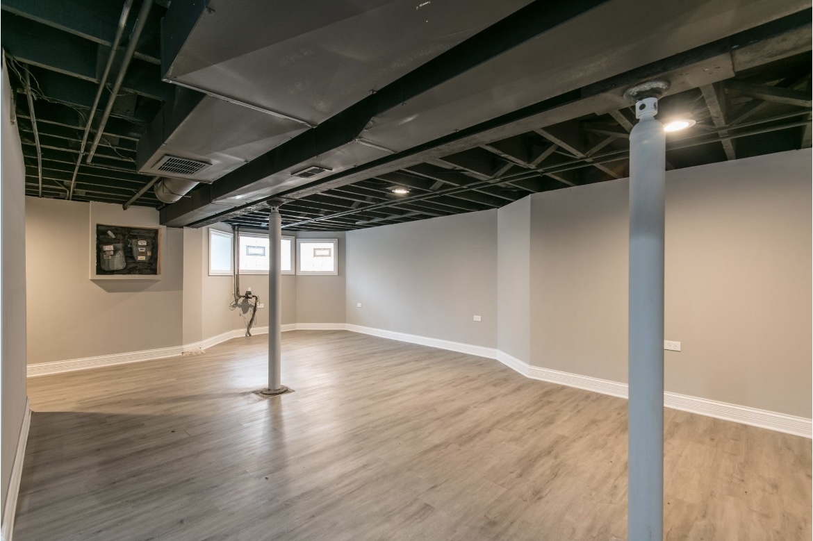 6607 South Ingleside Avenue Chicago, IL 60637 - Photo 23 of 28 a view of an empty room