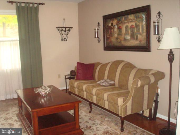 1098 Long Valley Road Westminster, MD 21158 - Photo 13 of 29 Living Room