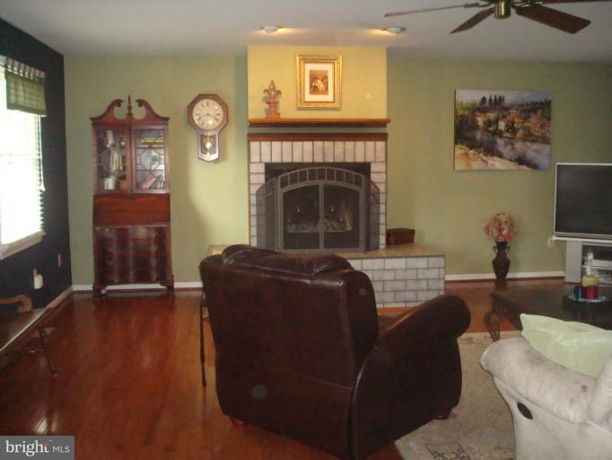 1098 Long Valley Road Westminster, MD 21158 - Photo 25 of 29 Family Room