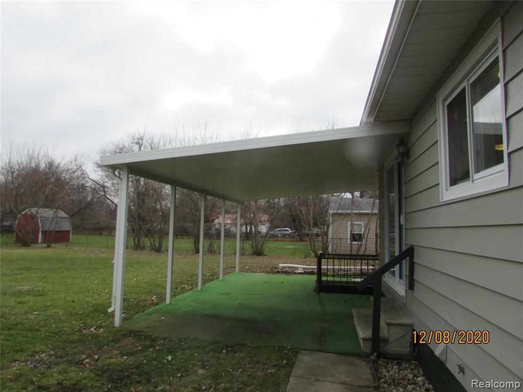 2101 Howe Road Burton, MI 48519 - Photo 9 of 38
