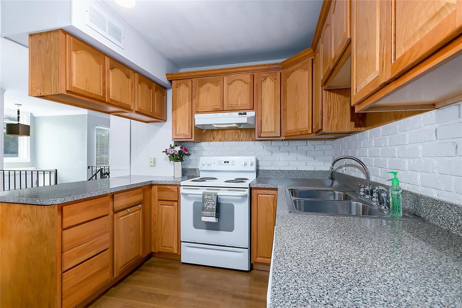 3815 Fee Fee Road Bridgeton, MO 63044 - Photo 9 of 32 Gallery Image 9