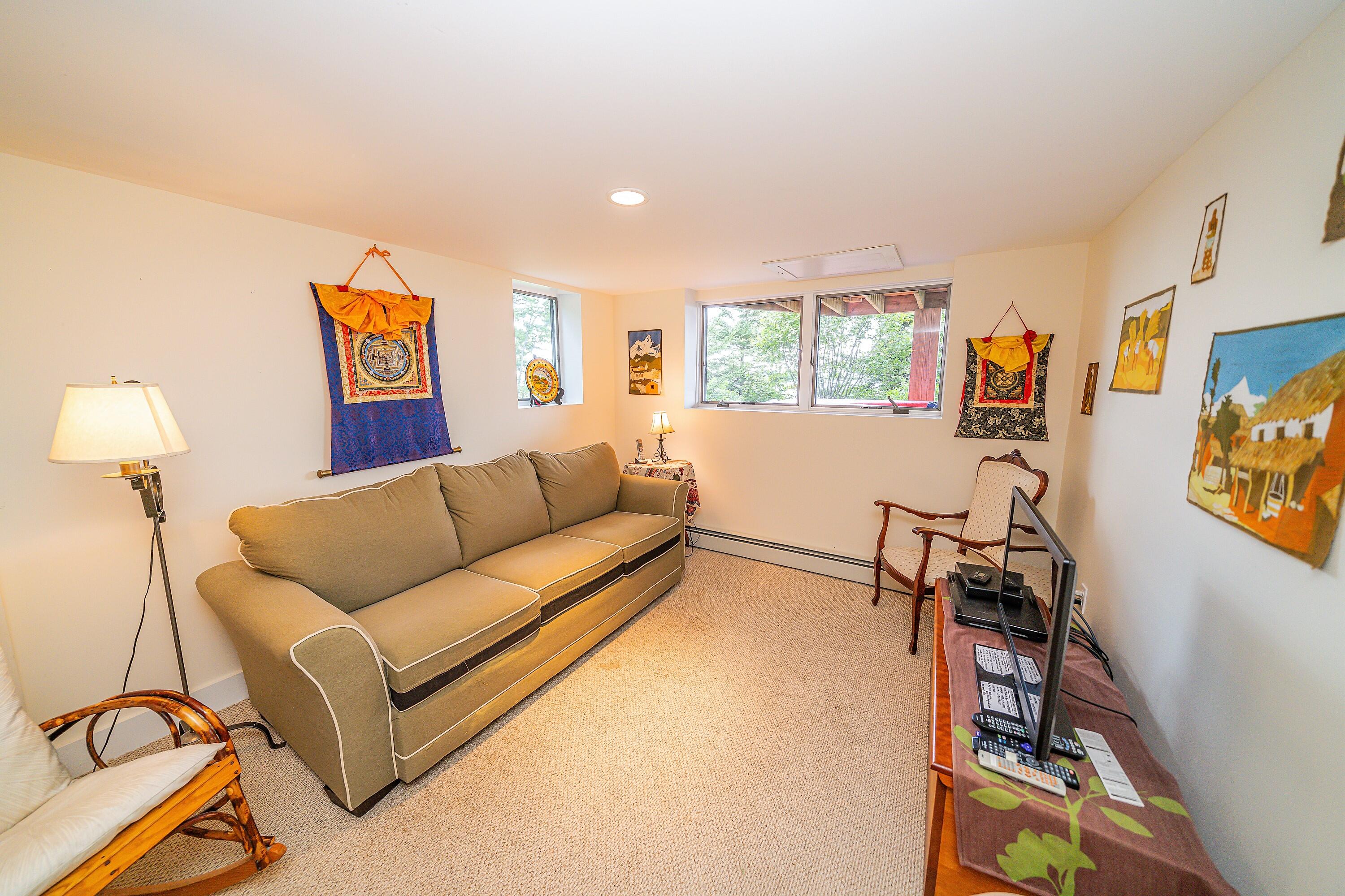 40 Lords Beach Road Trenton, ME 04605 - Photo 37 of 45 40 Lords Beach Family Room (2)