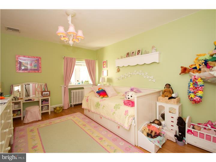 2 West Hampton Road Philadelphia, PA 19118 - Photo 14 of 25 Gallery Image 14