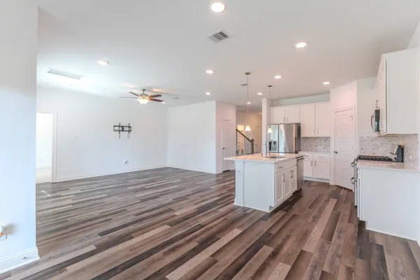 $3,550 | 17116 Coneflower Place, Conroe, TX 77385