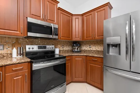 $674,500 | 1222 Northeast 18th Avenue, Unit 1, Fort Lauderdale, FL 33304