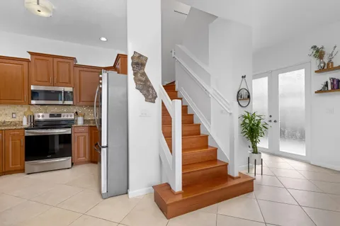 $674,500 | 1222 Northeast 18th Avenue, Unit 1, Fort Lauderdale, FL 33304