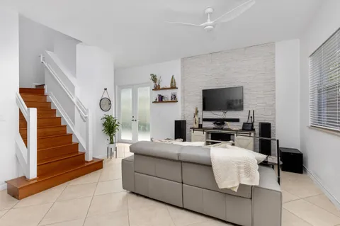 $674,500 | 1222 Northeast 18th Avenue, Unit 1, Fort Lauderdale, FL 33304