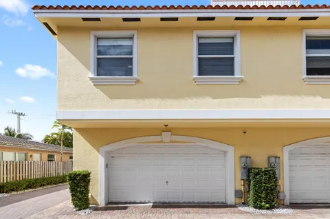 $674,500 | 1222 Northeast 18th Avenue, Unit 1, Fort Lauderdale, FL 33304