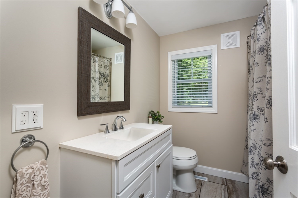 314 Pleasant Street Franklin, MA 02038 - Photo 24 of 40
