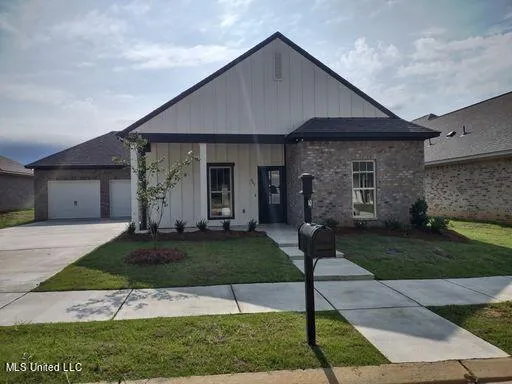 $2,595 | 843 Long Leaf Circle, Brandon, MS 39042