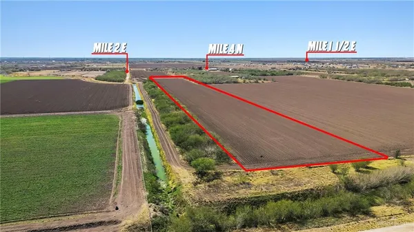 a view of a tennis court