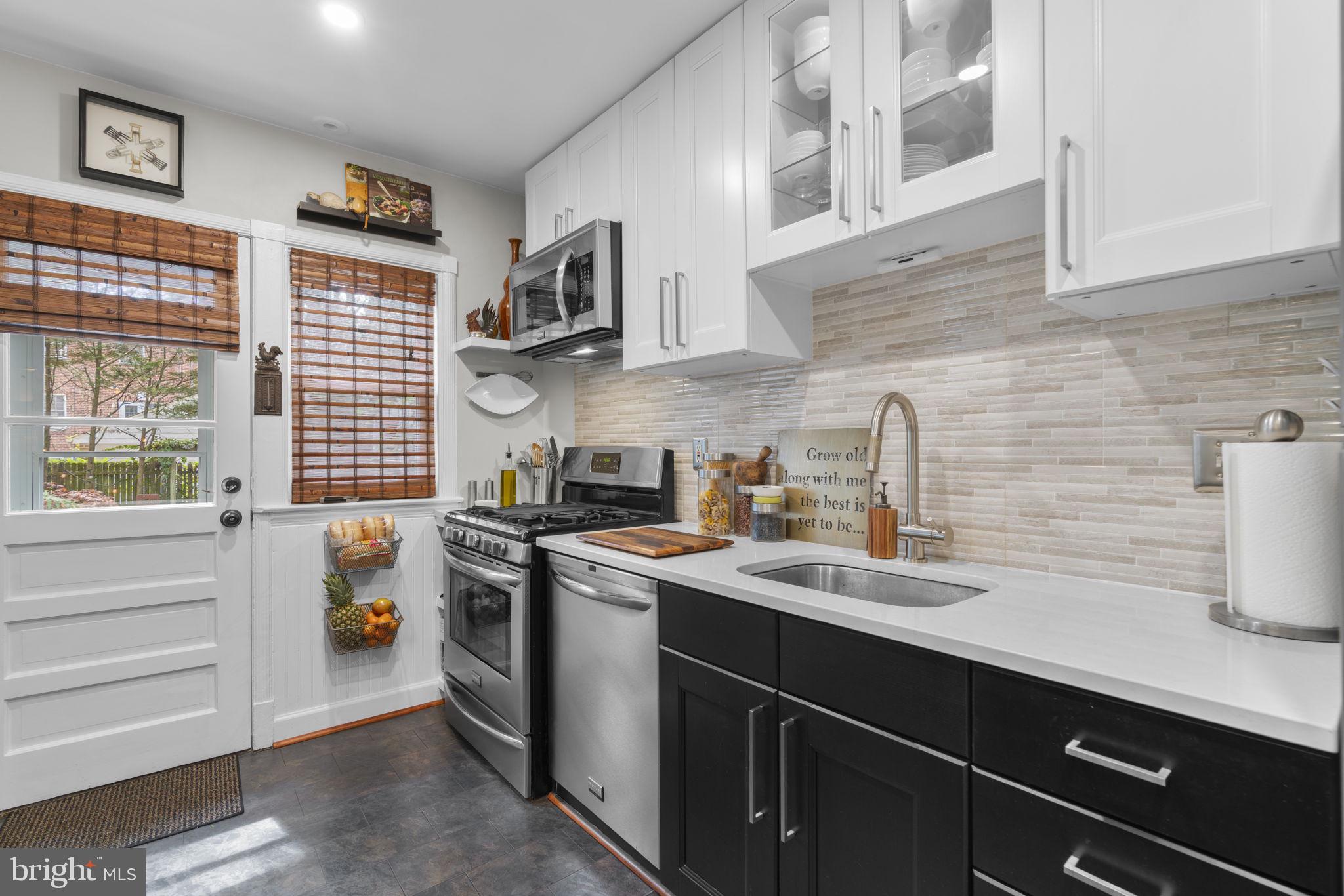 79 Murdock Road Baltimore, MD 21212 - Photo 11 of 38 Charming kitchen with modern flair.