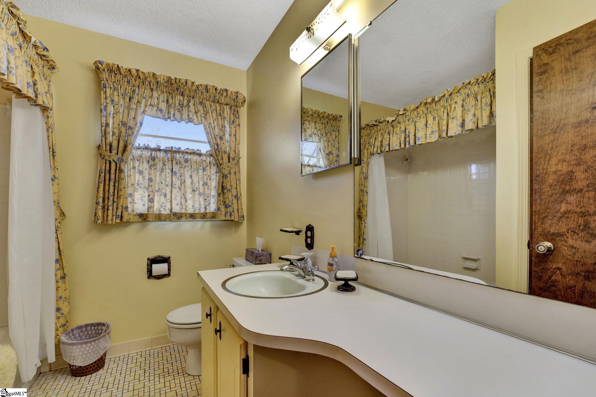 1111 Southern Acres Anderson, SC 29625 - Photo 12 of 36 Gallery Image 12