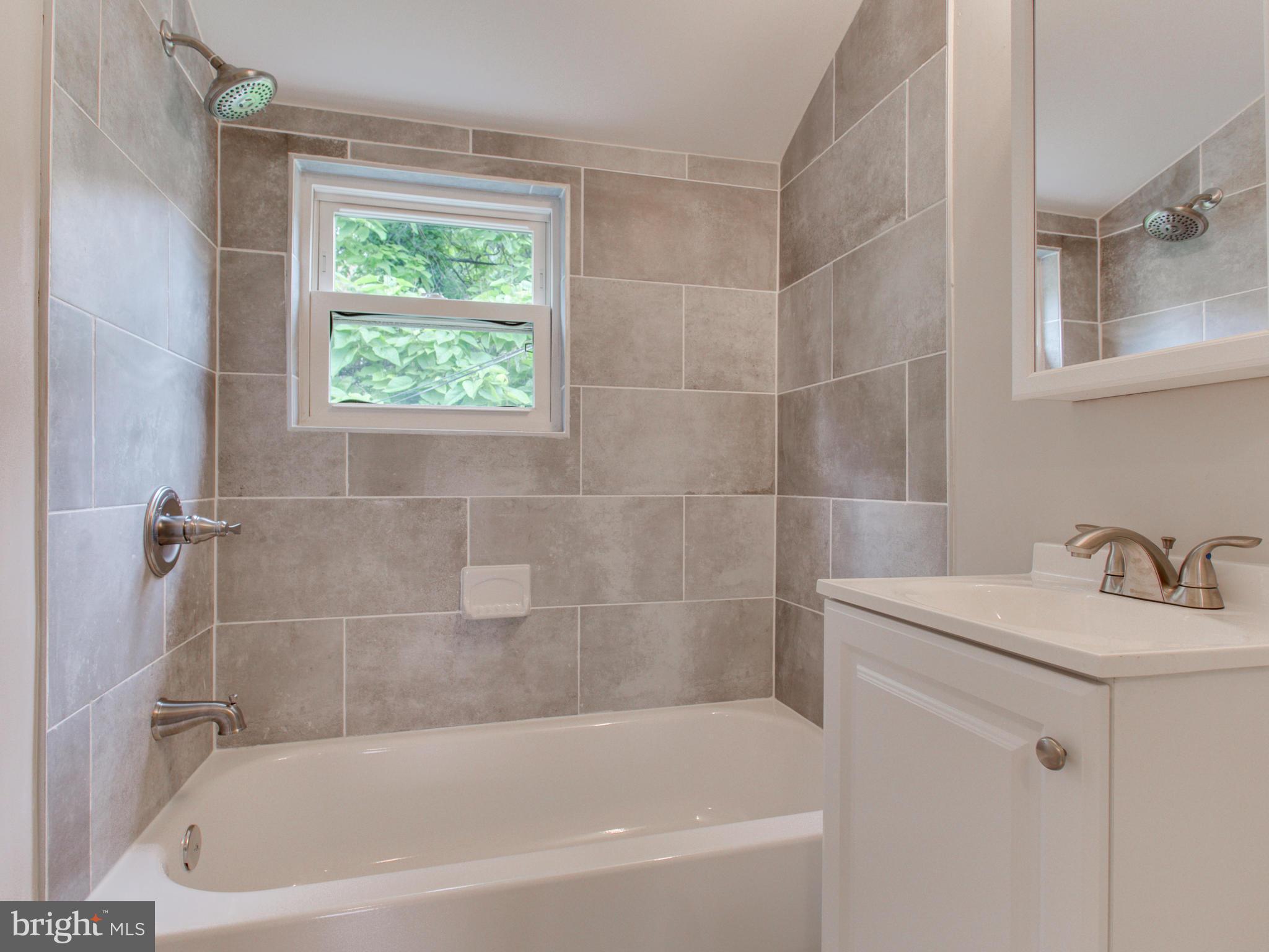 5133 Sheriff Road Northeast Washington, DC 20019 - Photo 17 of 30 Bath