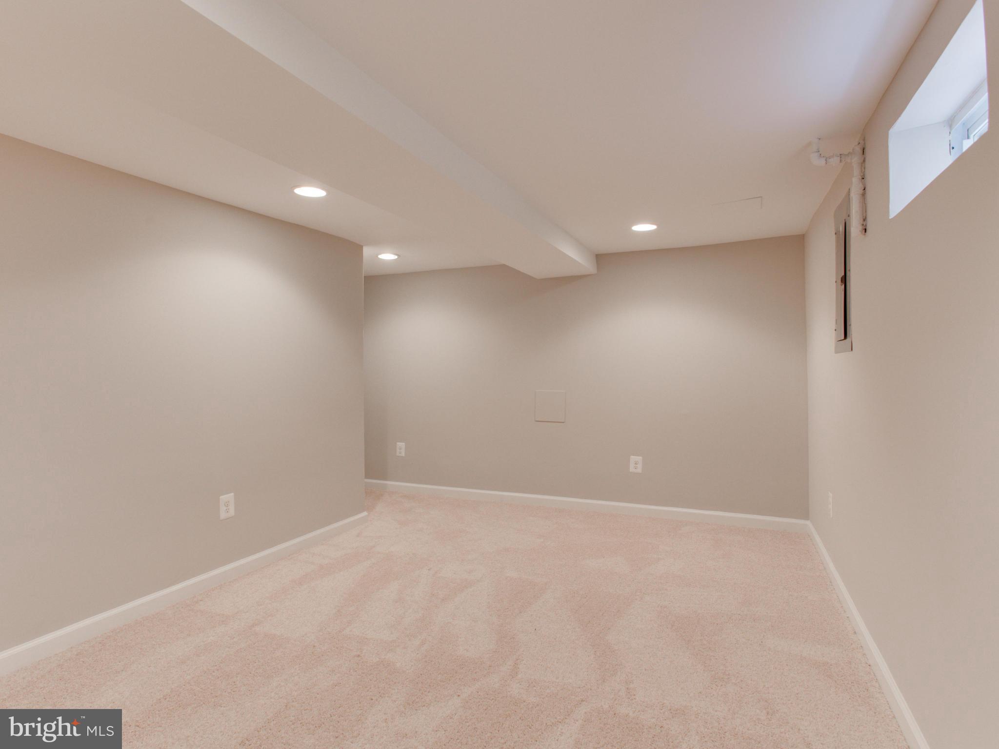 5133 Sheriff Road Northeast Washington, DC 20019 - Photo 25 of 30 Family Room