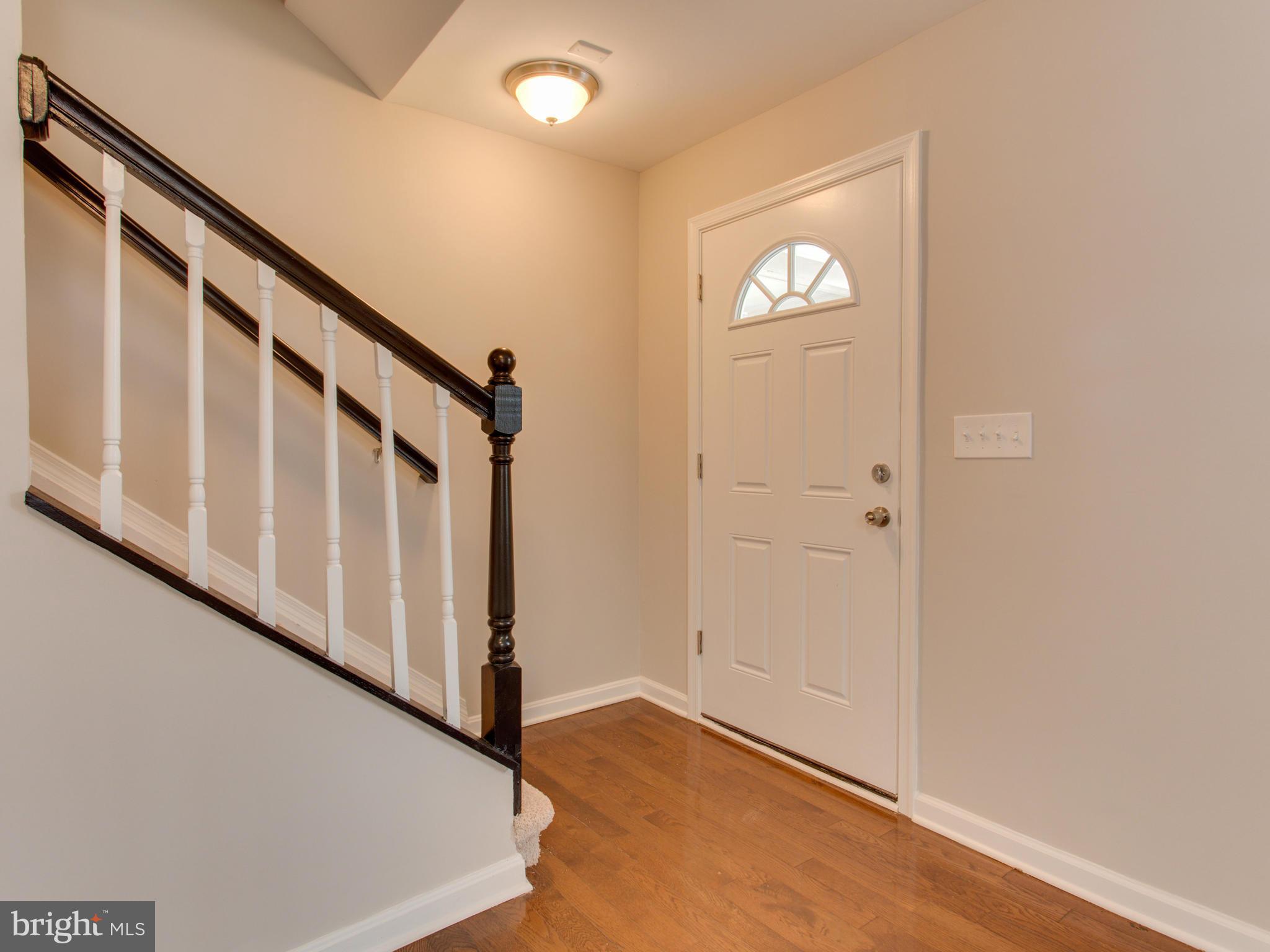 5133 Sheriff Road Northeast Washington, DC 20019 - Photo 5 of 30 Living Room