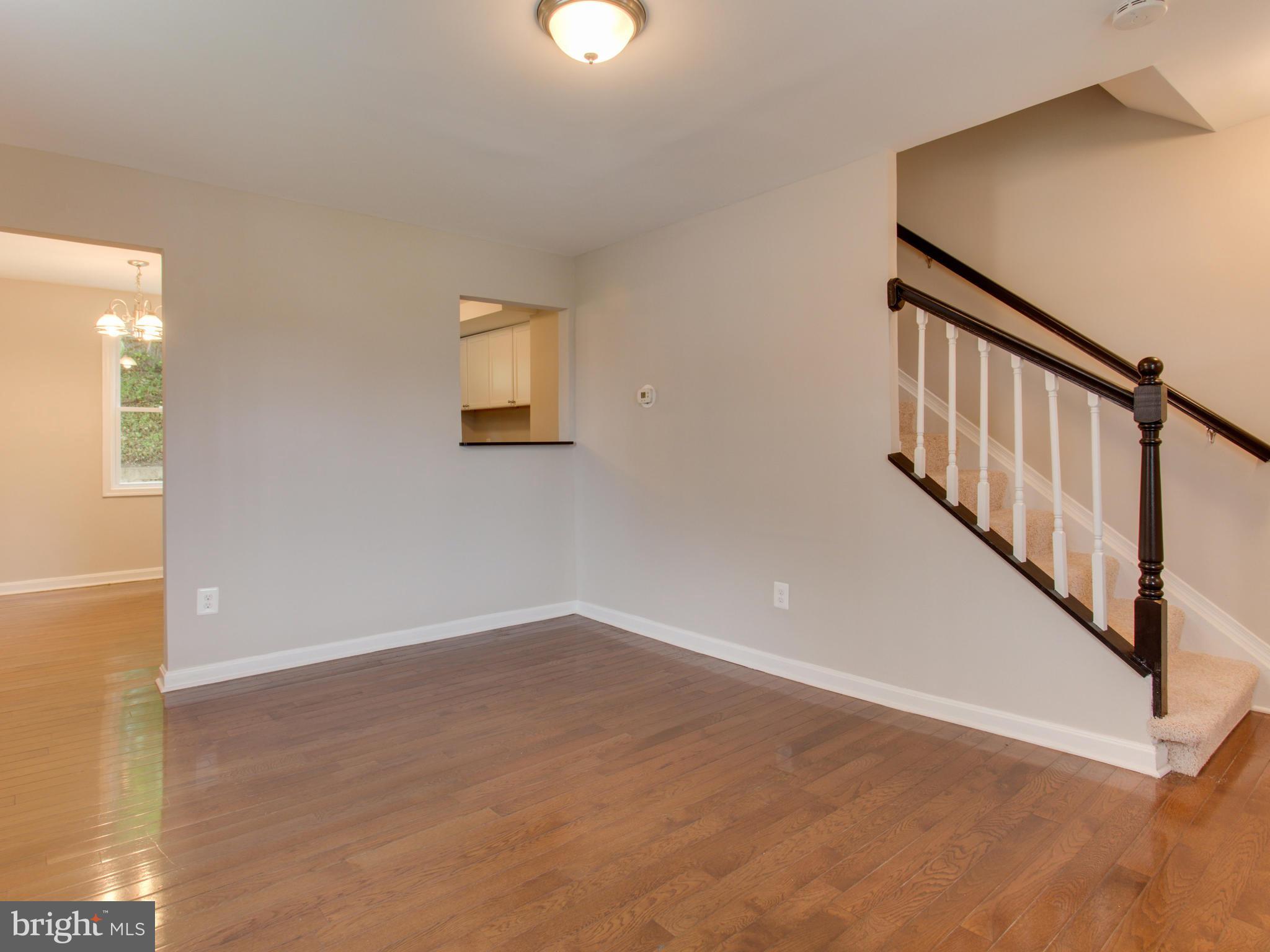 5133 Sheriff Road Northeast Washington, DC 20019 - Photo 8 of 30 Living Room