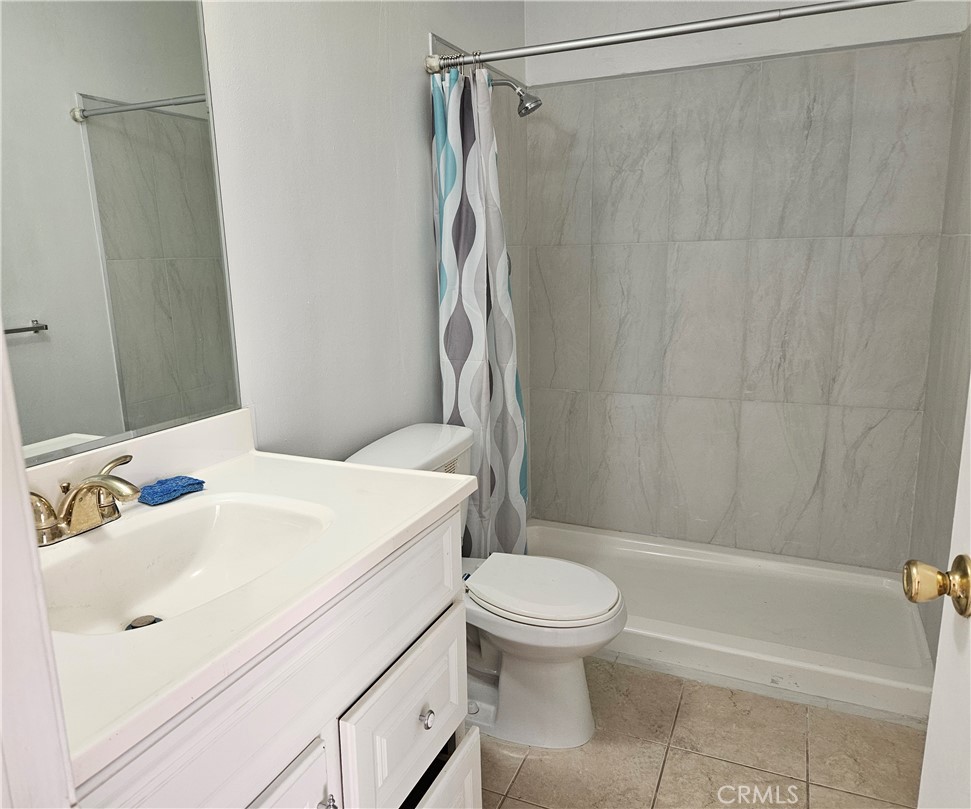 2891 Canyon Crest Drive, Unit 72 Riverside, CA 92507 - Photo 6 of 11
