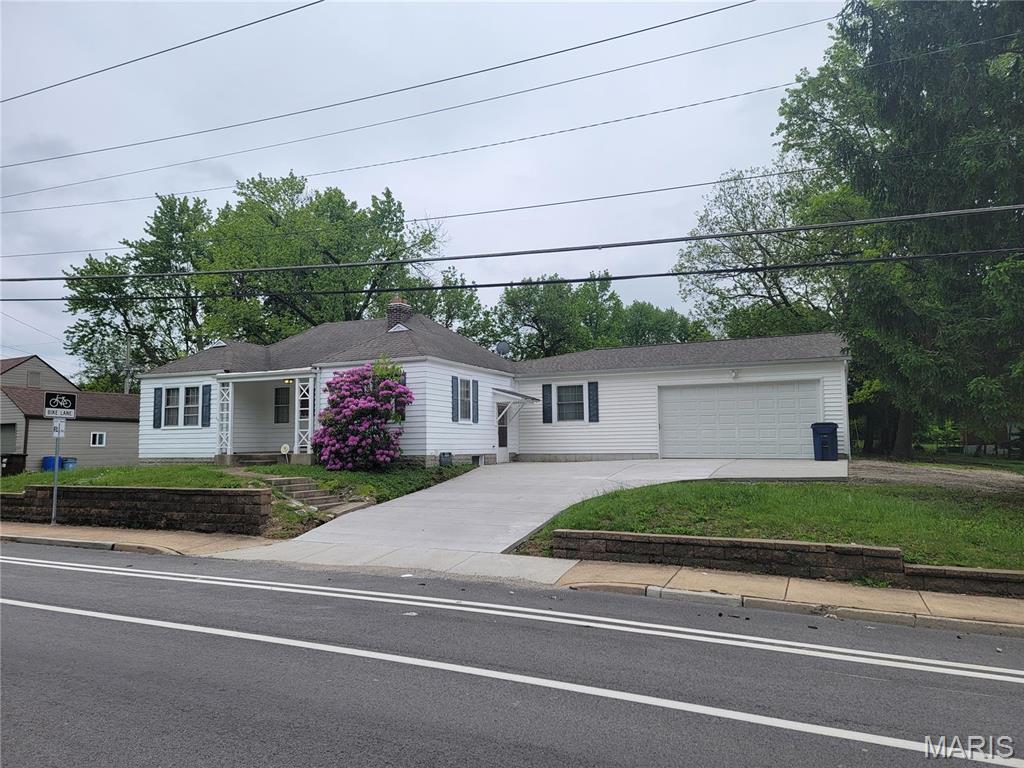 828 Airport Road St. Louis, MO 63135 - Photo 1 of 24