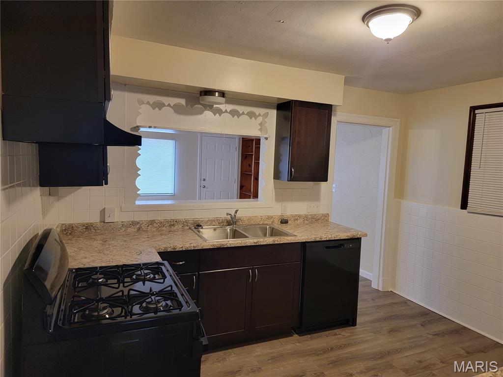 828 Airport Road St. Louis, MO 63135 - Photo 12 of 24