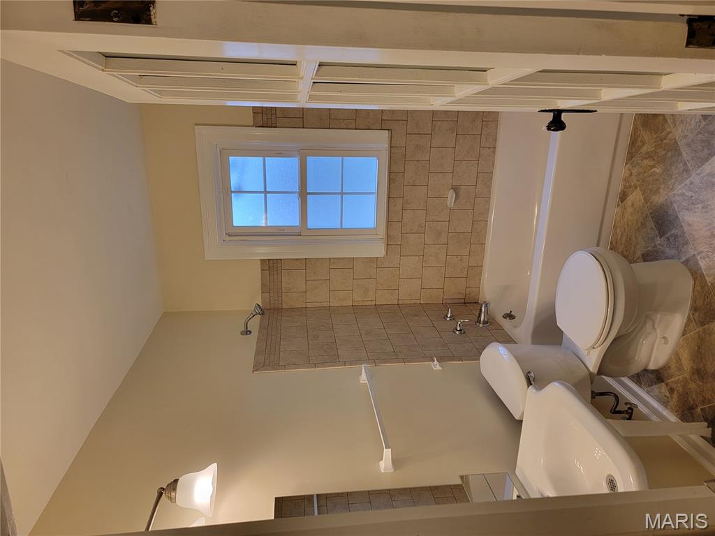 828 Airport Road St. Louis, MO 63135 - Photo 16 of 24